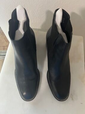 Vince Camuto Black Leather Pointed Ankle Booties with Chain-Trim